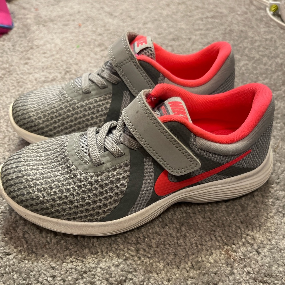 Toddler girls nikes 12c